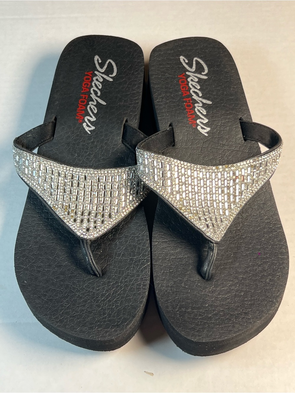 Skechers Women's Silver Crystal Yoga Foam Thong Sandals 10